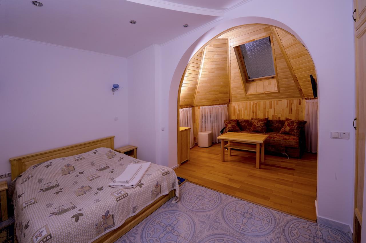 Hotel Radiola Γιαρέμτσε Εξωτερικό φωτογραφία