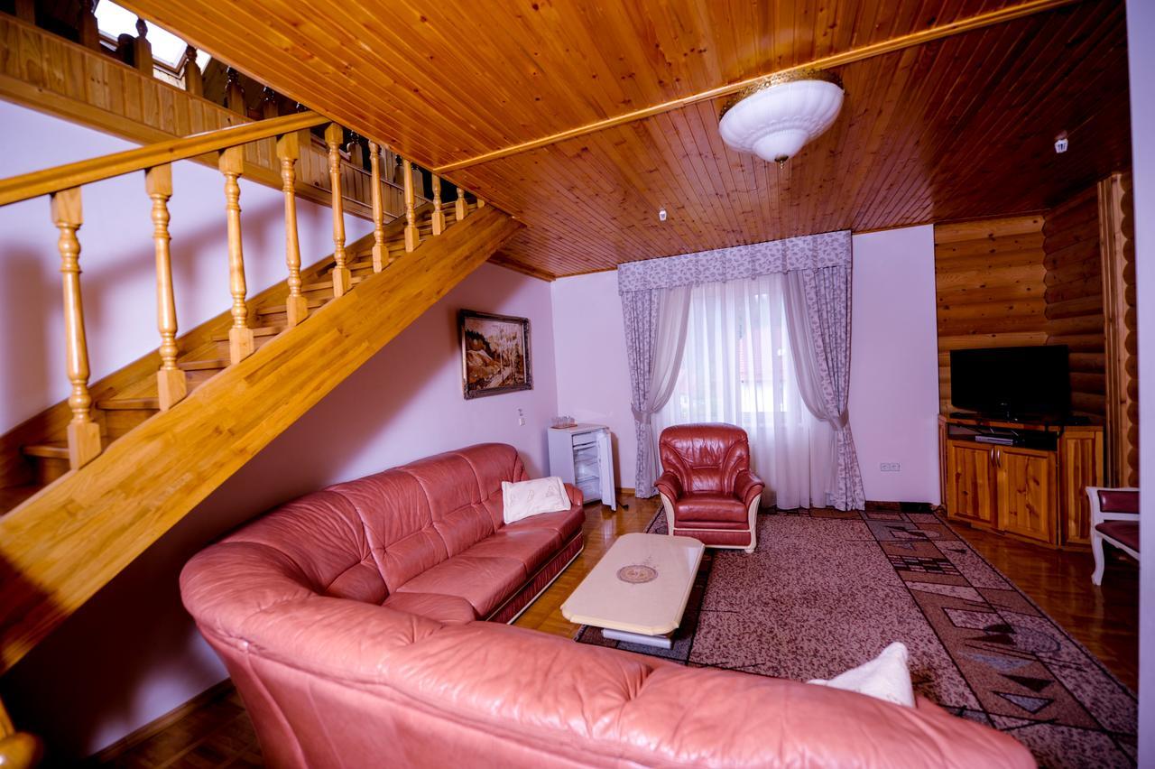 Hotel Radiola Γιαρέμτσε Εξωτερικό φωτογραφία