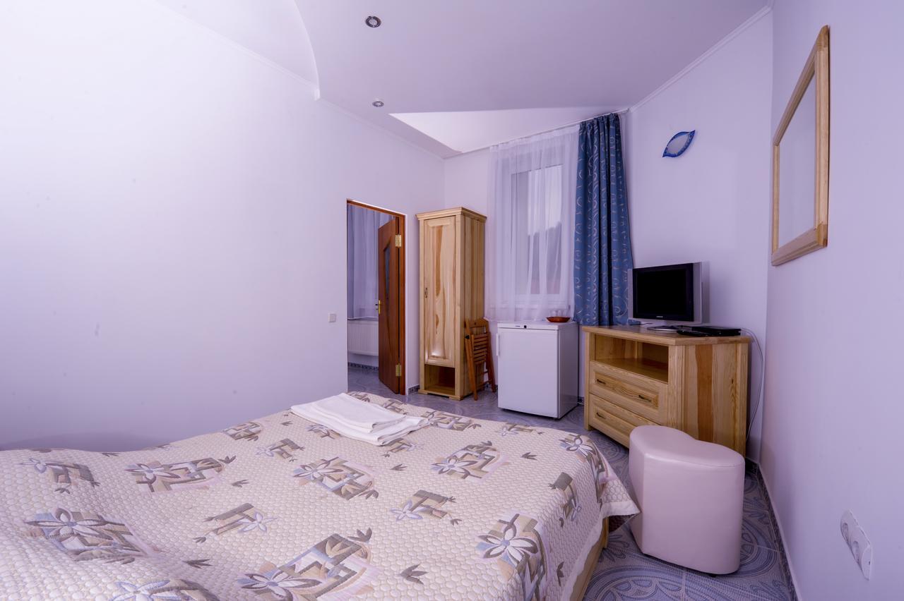 Hotel Radiola Γιαρέμτσε Εξωτερικό φωτογραφία