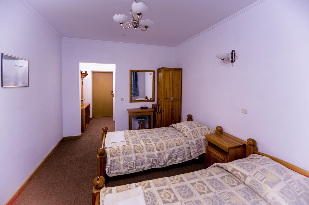 Hotel Radiola Γιαρέμτσε Εξωτερικό φωτογραφία