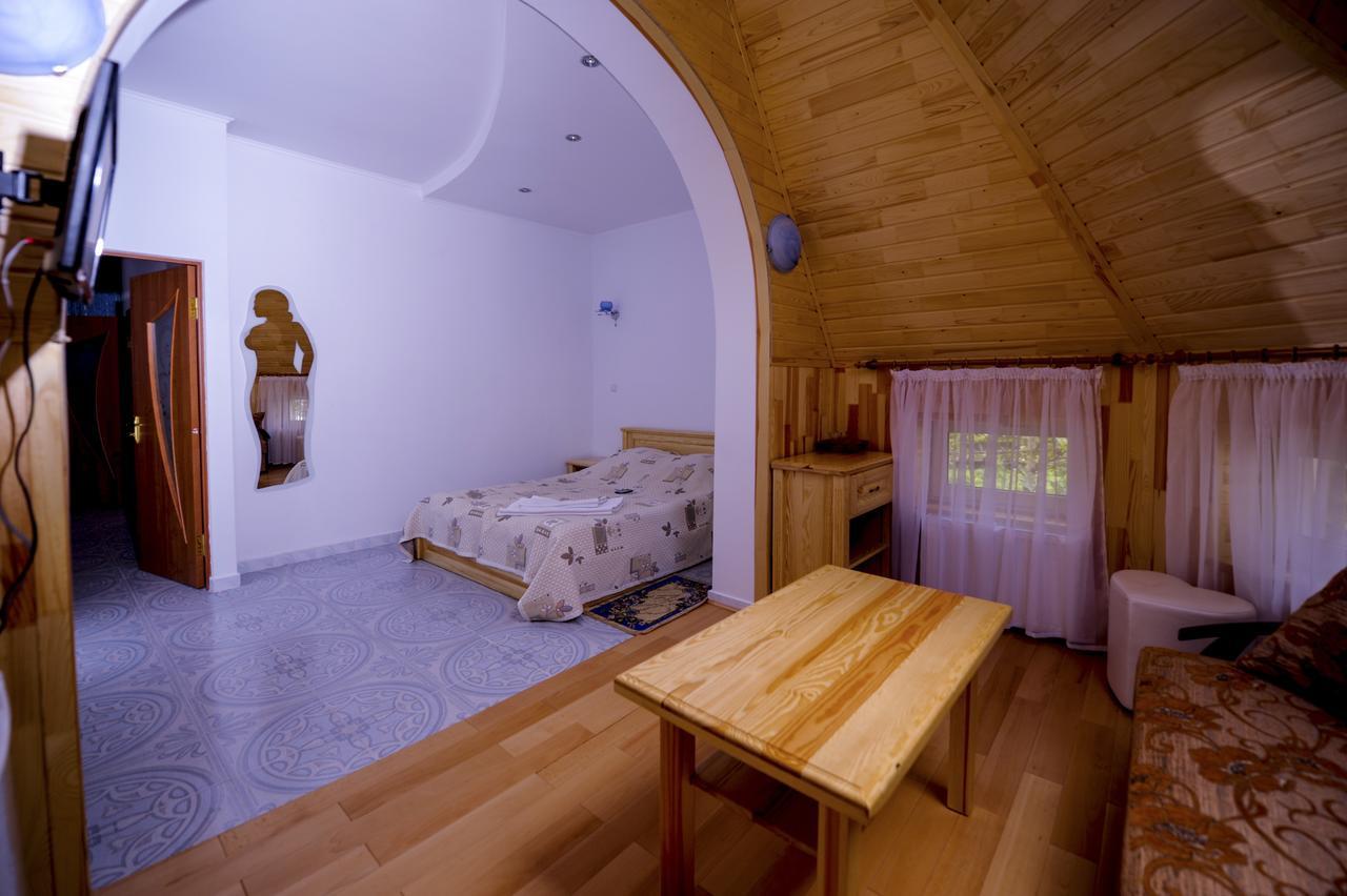 Hotel Radiola Γιαρέμτσε Εξωτερικό φωτογραφία